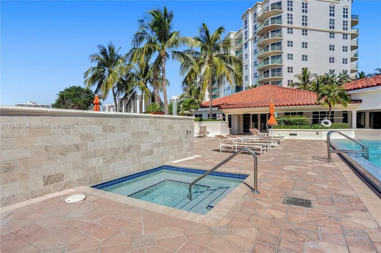 Turnberry Village #1014 image #40