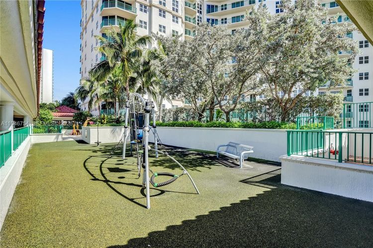 Turnberry Village #1014 image #47