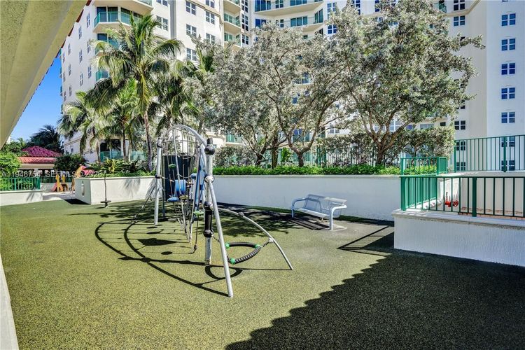 Turnberry Village #1014 image #48