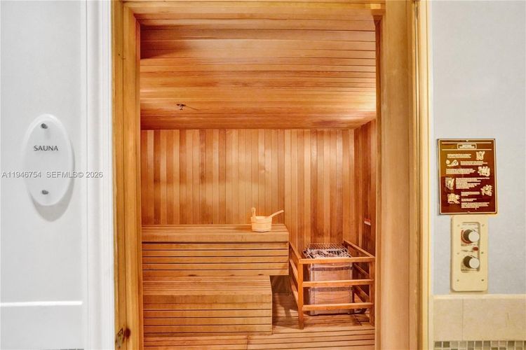 Turnberry Village #1014 image #54