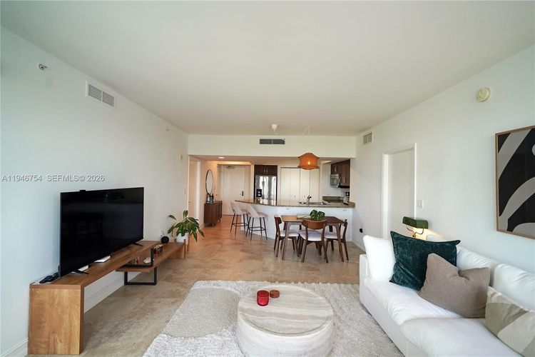 Turnberry Village #1014 image #6