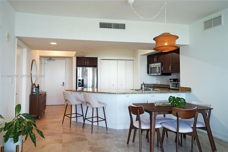 Turnberry Village #1014 image #7