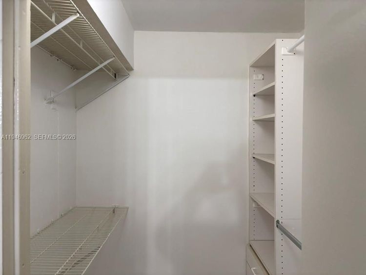 Commodore Plaza - Tower #2510 image #12