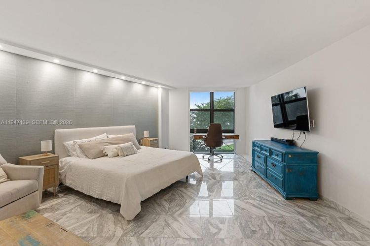 Towers of Key Biscayne #E201 image #10