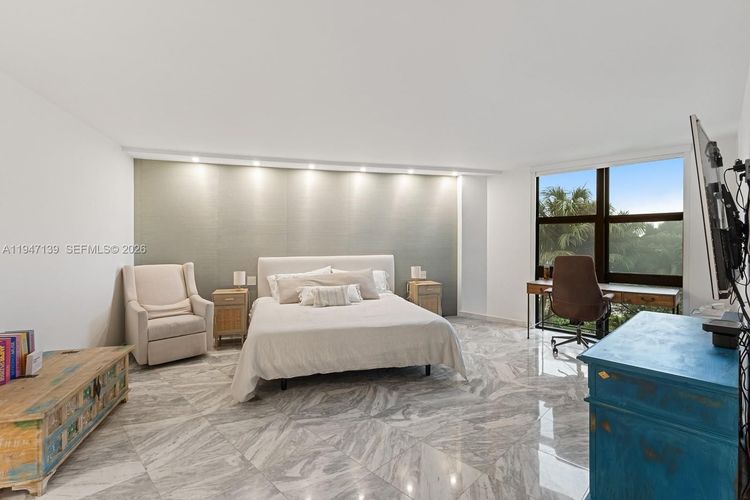 Towers of Key Biscayne #E201 image #11