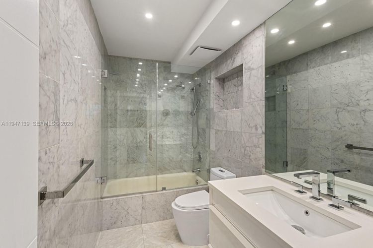 Towers of Key Biscayne #E201 image #19