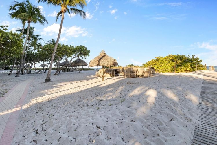 Towers of Key Biscayne #E201 image #32