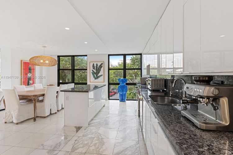 Towers of Key Biscayne #E201 image #9