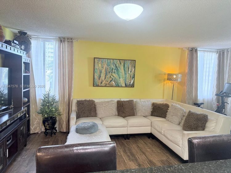 Madison Downtown #E-609 image #14