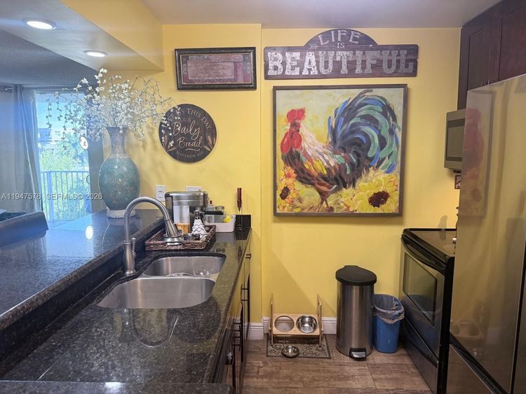 Madison Downtown #E-609 image #32