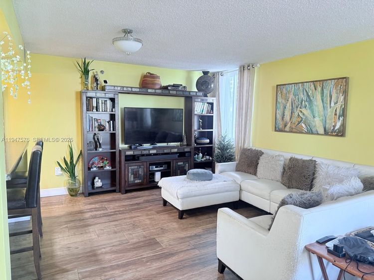 Madison Downtown #E-609 image #35