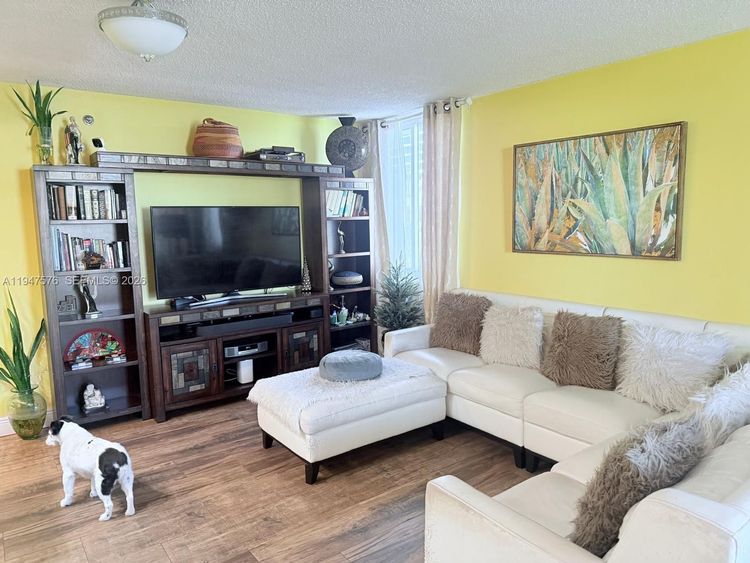 Madison Downtown #E-609 image #36