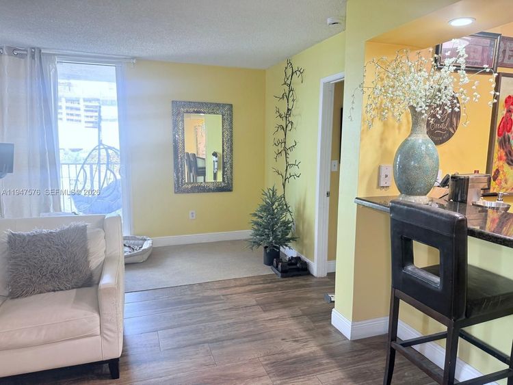 Madison Downtown #E-609 image #38