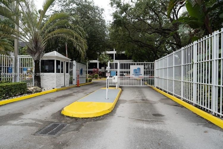 Madison Downtown #E-609 image #56