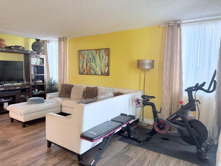 Madison Downtown #E-609 image #7