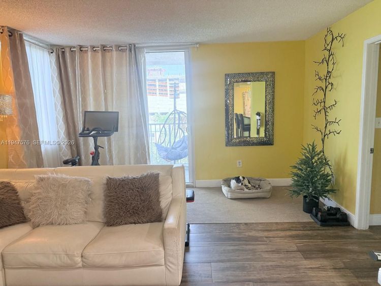 Madison Downtown #E-609 image #8