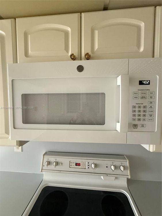 Winston Towers #2110 image #16