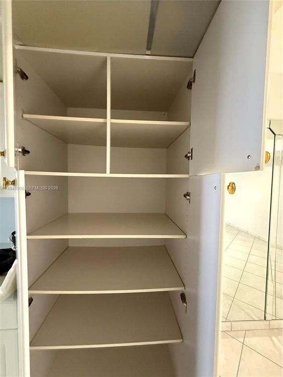 Winston Towers #2110 image #19