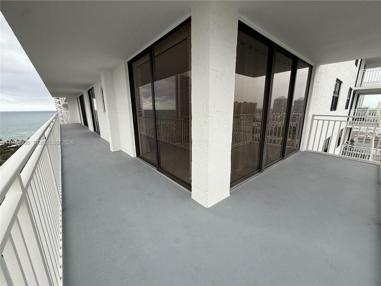 Winston Towers #2110 image #21