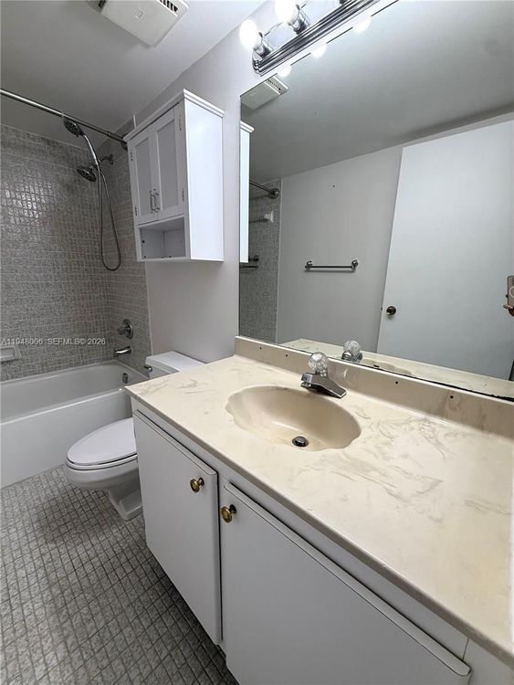 Winston Towers #2110 image #27