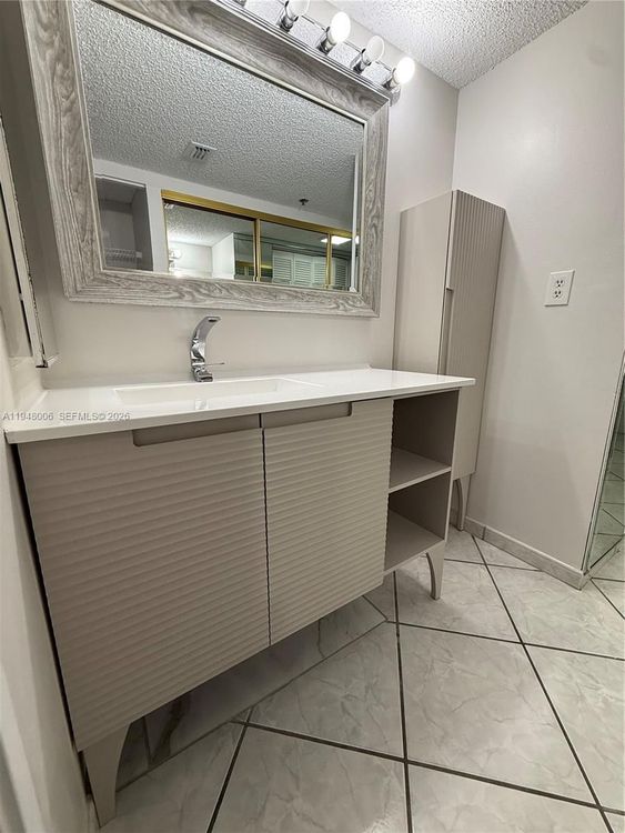 Winston Towers #2110 image #33