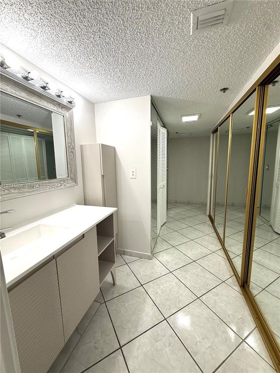 Winston Towers #2110 image #39