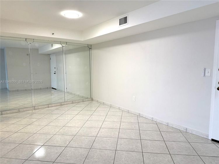 Winston Towers #2110 image #6