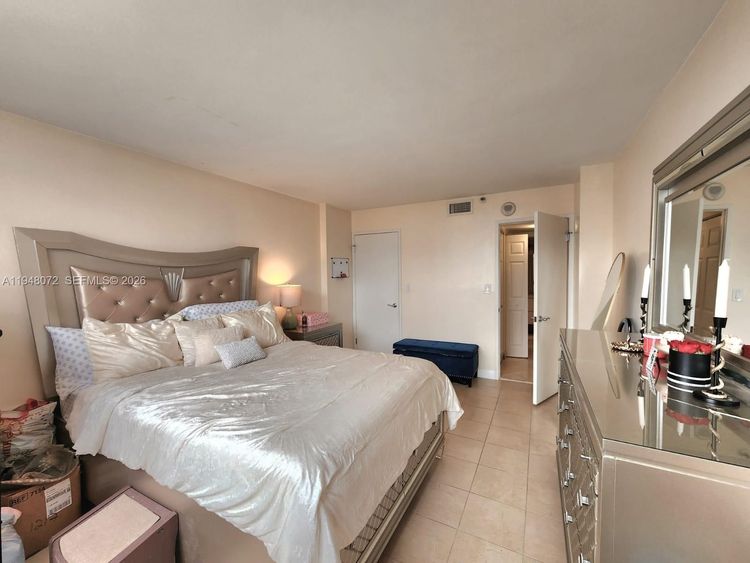 Winston Towers #1217 image #26