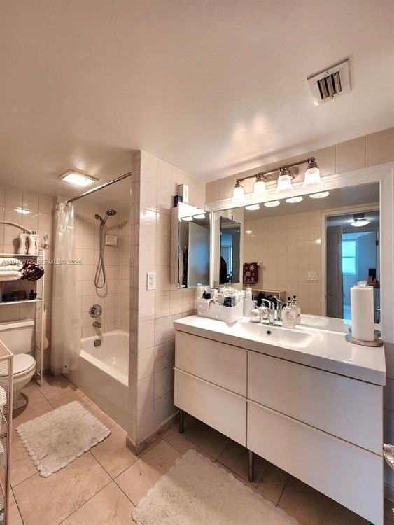 Winston Towers #1217 image #30