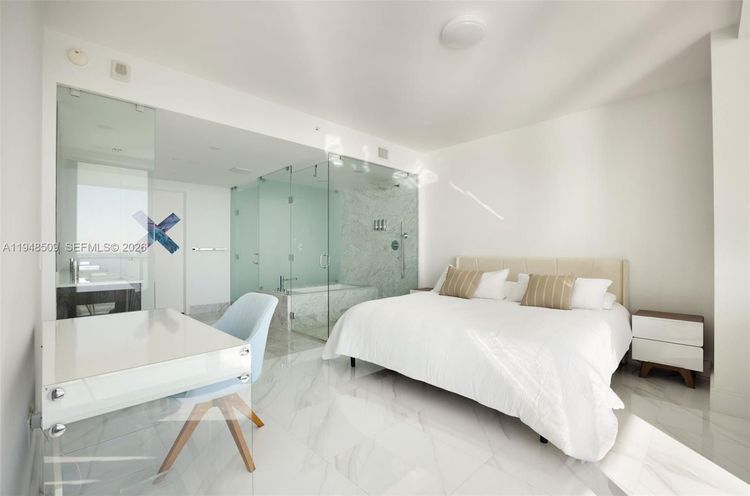 One Paraiso #1902 image #10