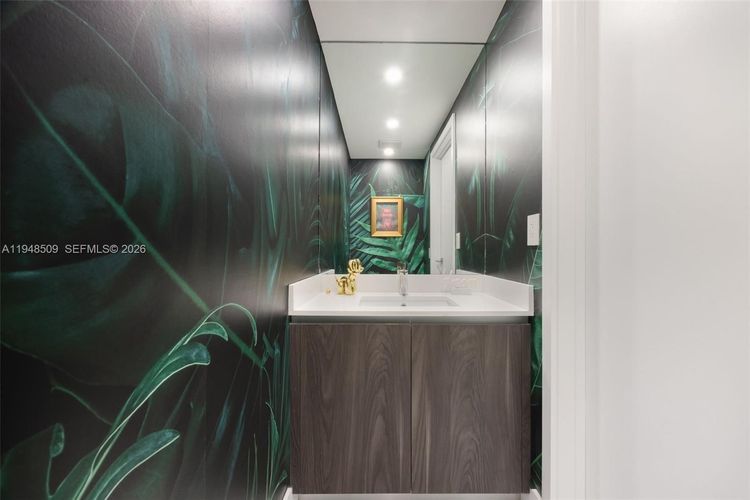 One Paraiso #1902 image #13