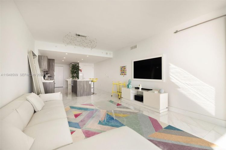 One Paraiso #1902 image #7