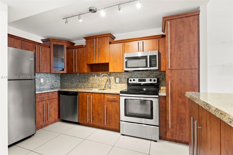 Tower 41 #1420 image #9