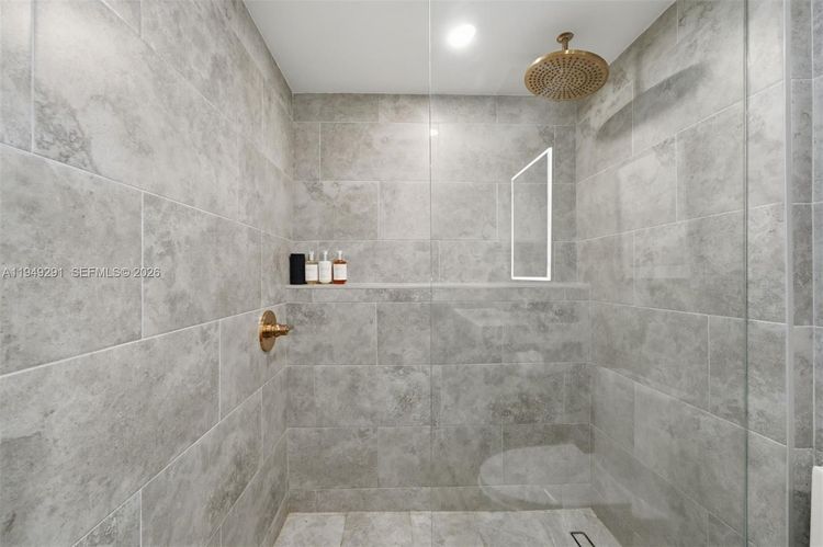 Roney Palace #1429 image #18