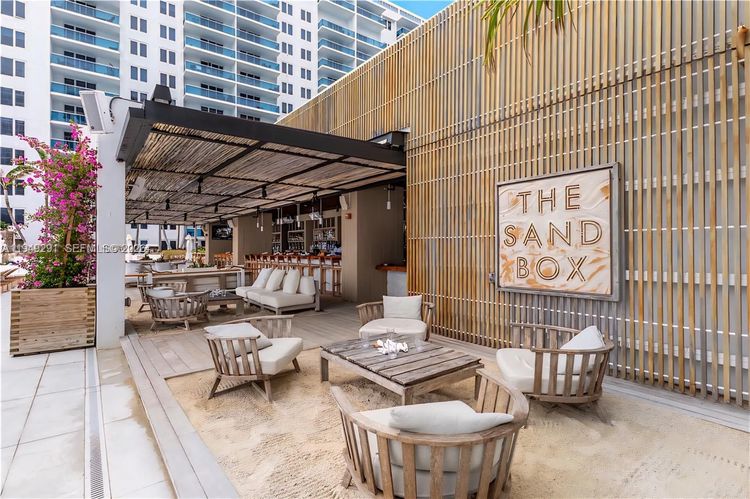 Roney Palace #1429 image #44