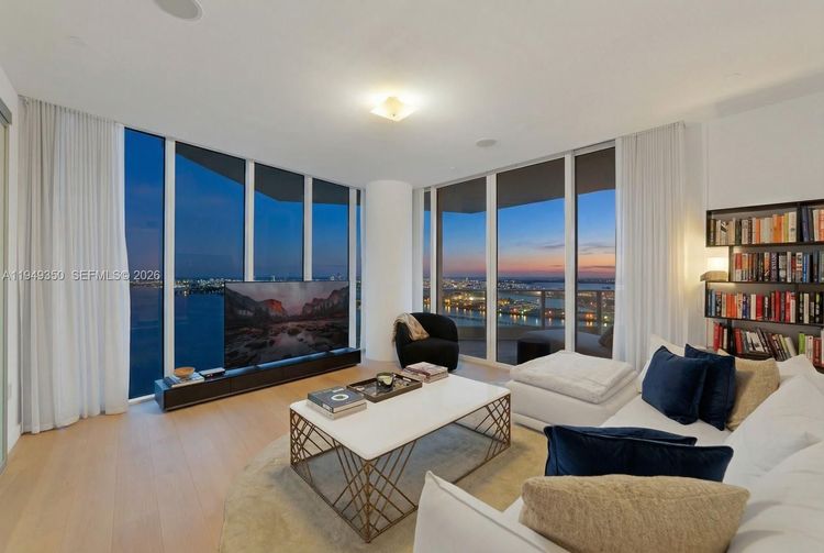 Paramount Bay #PH4302 image #54