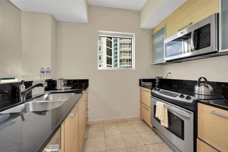 Marenas Resort #1601 image #14