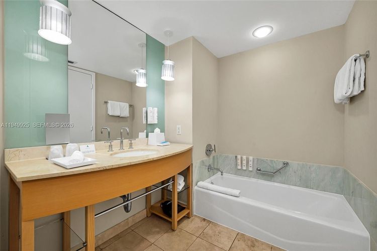 Marenas Resort #1601 image #21