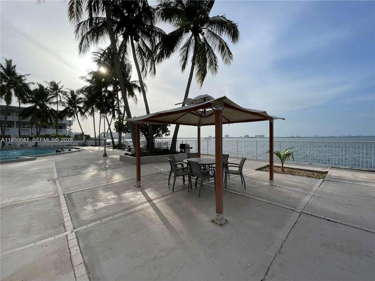 Kennedy House #2L image #20