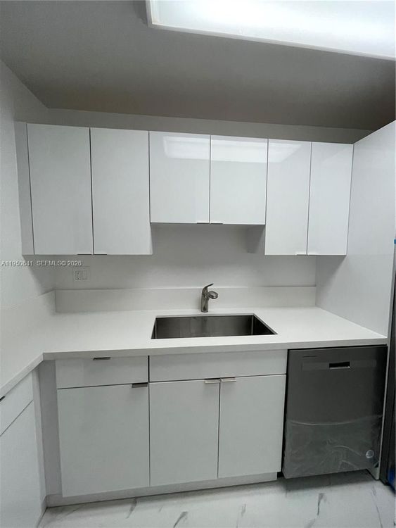 Kennedy House #2L image #8