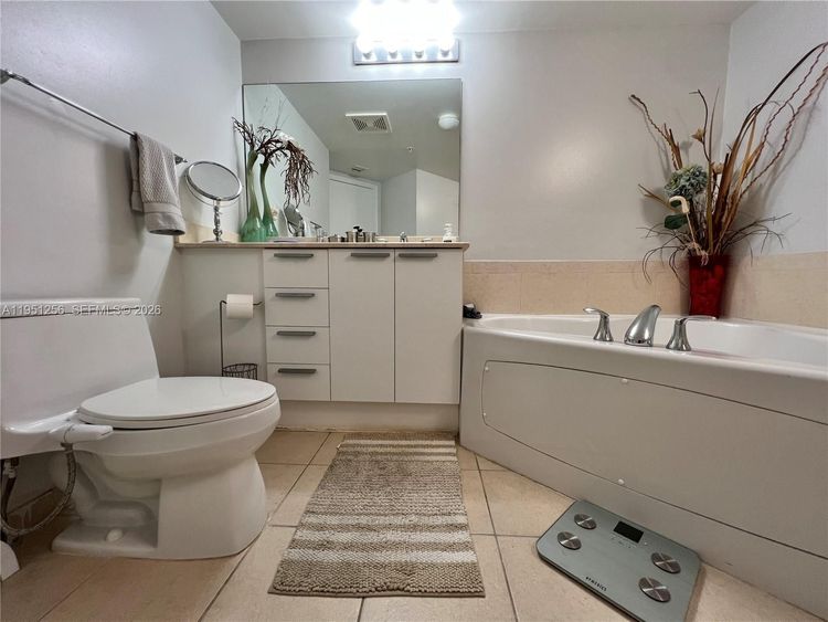 La Perla #2109 image #17