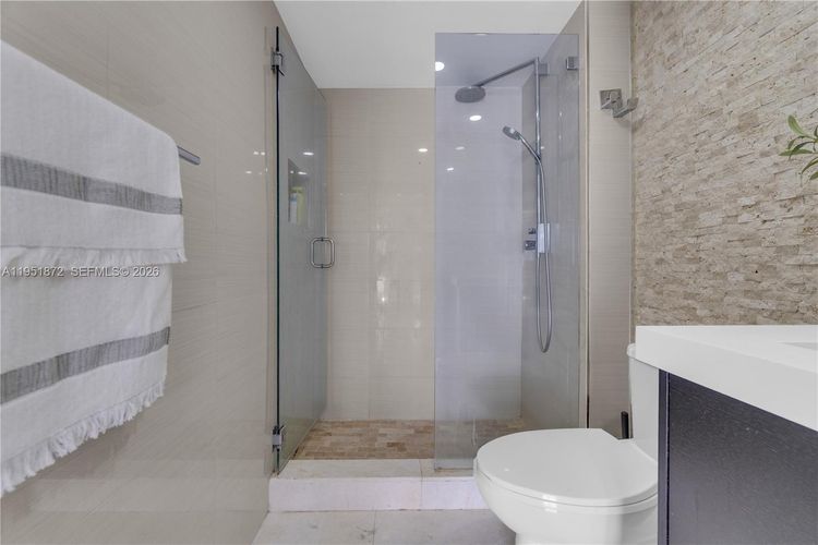 Commodore Plaza - Century #1414 image #22