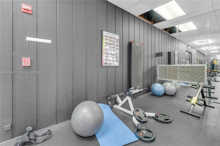 Commodore Plaza - Century #1414 image #35