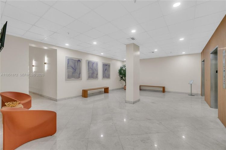 Commodore Plaza - Century #1414 image #40