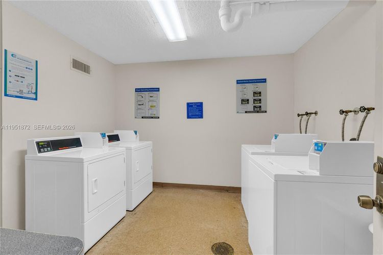 Commodore Plaza - Century #1414 image #43