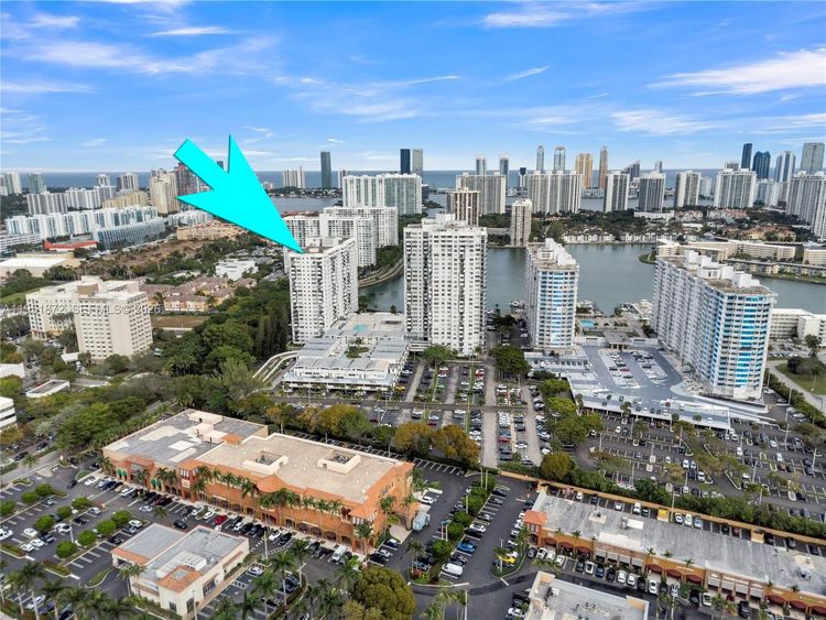 Commodore Plaza - Century #1414 image #45