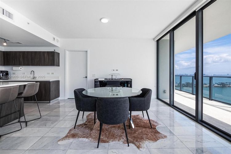 One Paraiso #1701 image #10