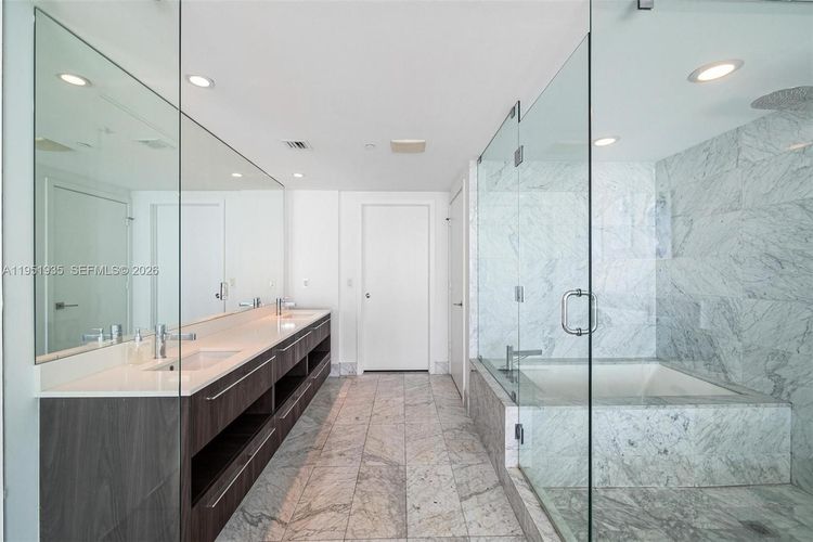 One Paraiso #1701 image #19