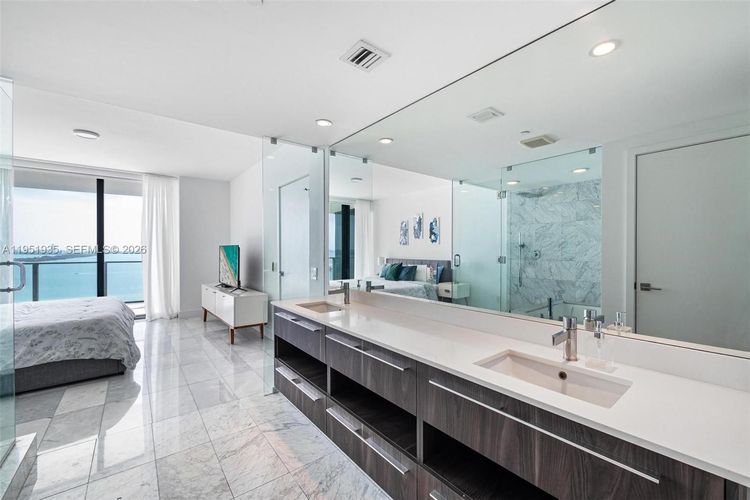 One Paraiso #1701 image #20