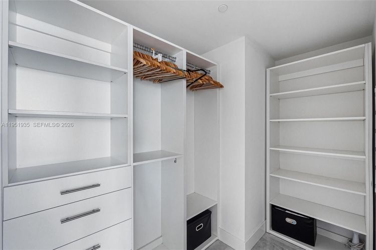 One Paraiso #1701 image #21